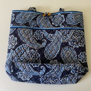Vera Bradley tote in blue bandana